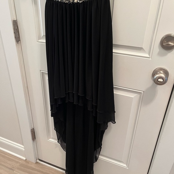 Black high low one shoulder formal dress - Picture 4 of 6